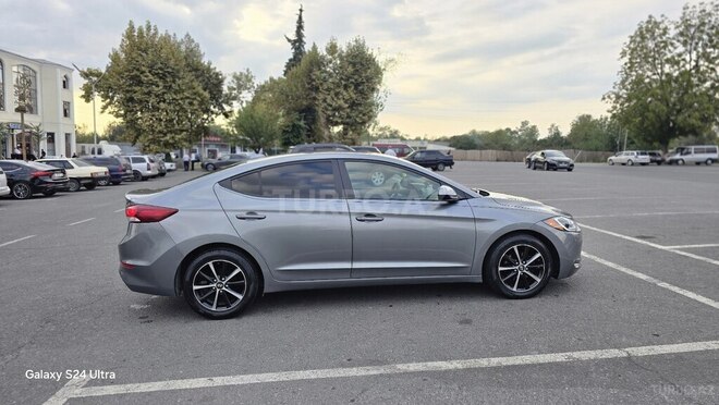 Hyundai Elantra 2017, 170,590 km - 2.0 l - Qəbələ