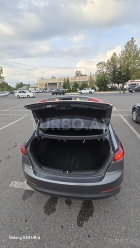 Hyundai Elantra 2017, 170,590 km - 2.0 l - Qəbələ