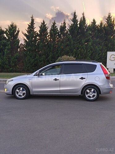 Hyundai i30 2010, 342,997 km - 1.6 l - Naftalan