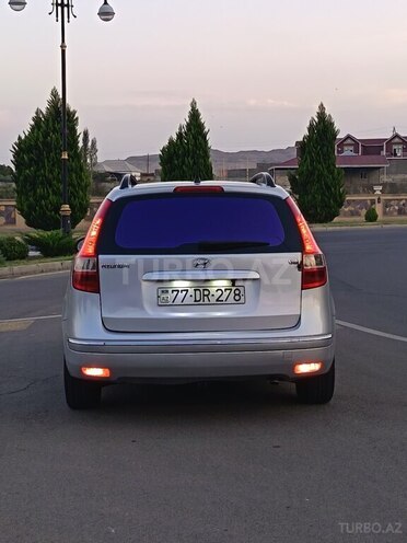 Hyundai i30 2010, 342,997 km - 1.6 l - Naftalan