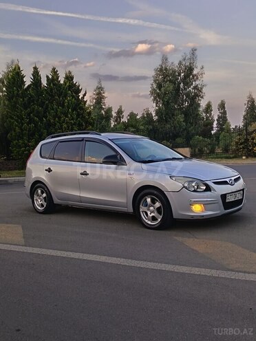 Hyundai i30 2010, 342,997 km - 1.6 l - Naftalan