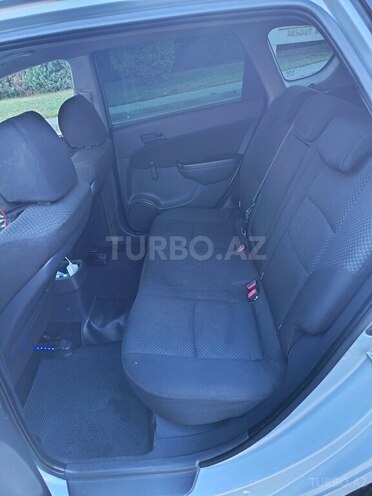 Hyundai i30 2010, 342,997 km - 1.6 l - Naftalan