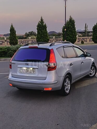 Hyundai i30 2010, 342,997 km - 1.6 l - Naftalan