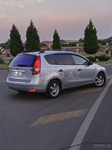 Hyundai i30 2010, 342,997 km - 1.6 l - Naftalan