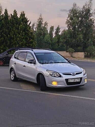 Hyundai i30 2010, 342,997 km - 1.6 l - Naftalan