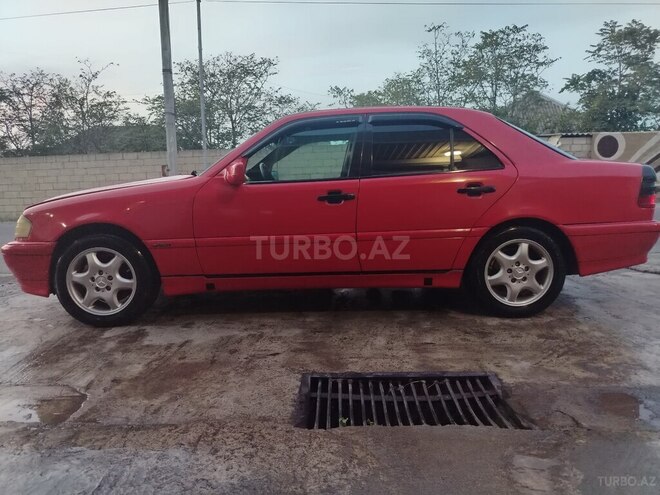 Mercedes C 180 1995, 649,614 km - 1.8 l - Saatlı
