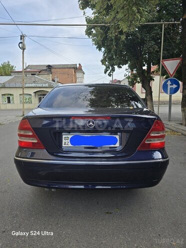 Mercedes C 200 2000, 365,000 km - 2.0 л - Quba