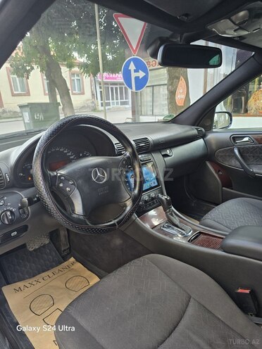 Mercedes C 200 2000, 365,000 km - 2.0 л - Quba