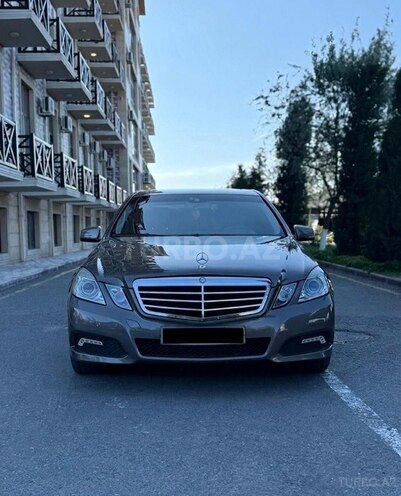 Mercedes E 220 2009, 423,500 km - 2.1 l - Naftalan
