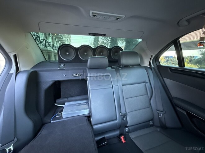 Mercedes E 220 2009, 423,500 km - 2.1 l - Naftalan