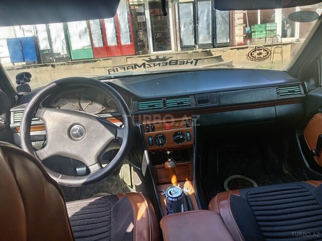 Mercedes  1992, 200,000 km - 2.0 l - Gədəbəy