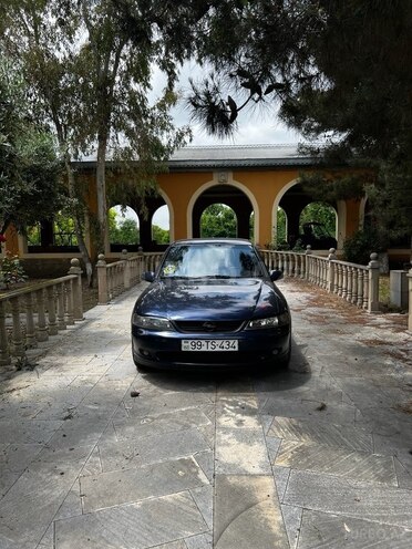 Opel Vectra 1999, 300,000 km - 1.6 л - İmişli
