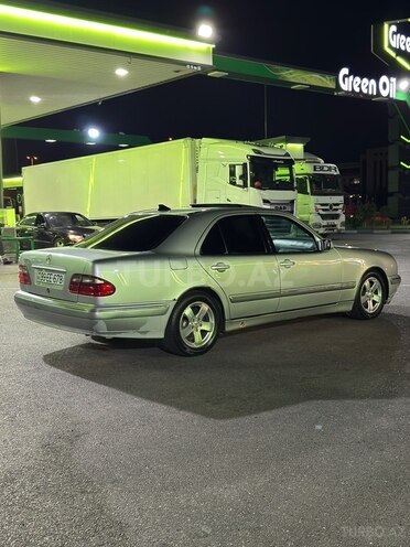 Mercedes E 240 2000, 242,000 km - 2.4 l - Bakı