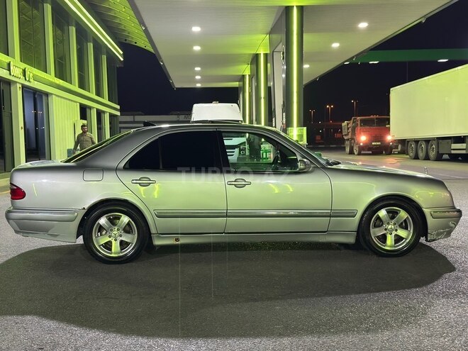 Mercedes E 240 2000, 242,000 km - 2.4 l - Bakı