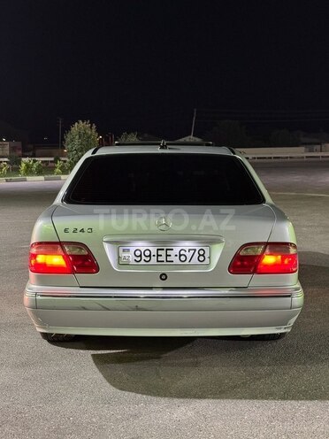 Mercedes E 240 2000, 242,000 km - 2.4 l - Bakı