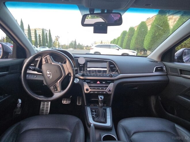 Hyundai Avante 2016, 180,000 km - 1.6 l - Gəncə