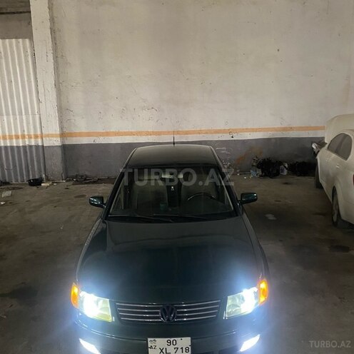 Volkswagen Passat 2000, 271,000 km - 1.8 l - Yevlax