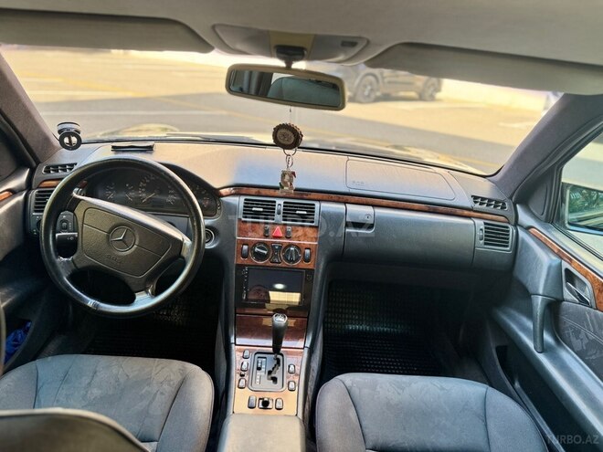Mercedes E 200 1998, 420,000 km - 2.0 l - Bakı