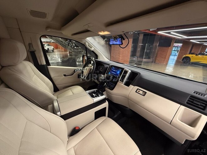 Toyota HiAce 2025, 2,500 km - 3.5 l - Bakı
