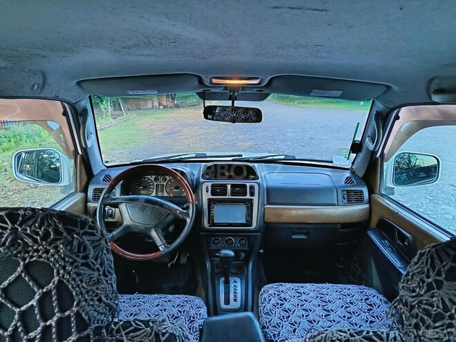 Mitsubishi Pajero io 2000, 219,156 km - 2.0 л - Zaqatala