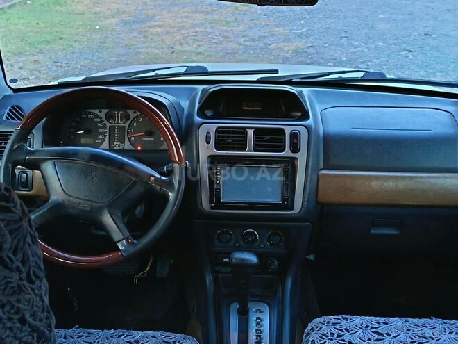 Mitsubishi Pajero io 2000, 219,156 km - 2.0 л - Zaqatala
