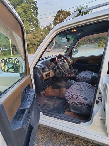 Mitsubishi Pajero io 2000, 219,156 km - 2.0 л - Zaqatala