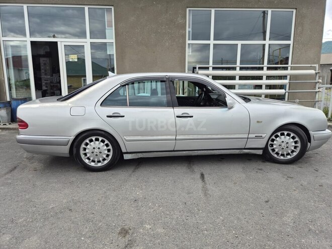 Mercedes E 240 1998, 500,000 km - 2.4 l - Zaqatala