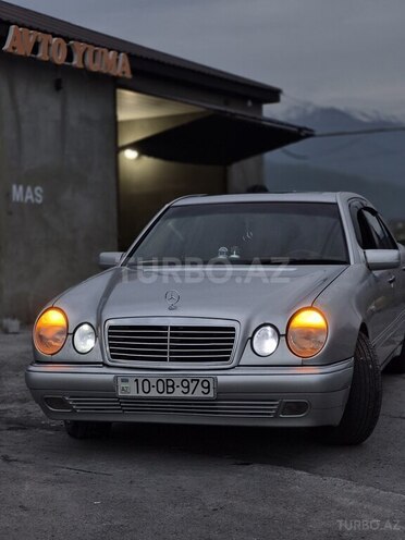Mercedes E 240 1998, 500,000 km - 2.4 l - Zaqatala