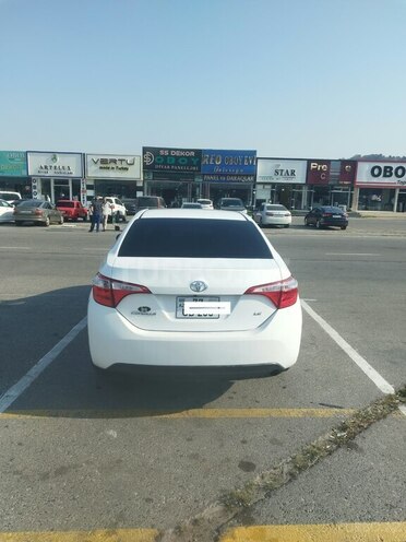 Toyota Corolla 2015, 100,726 km - 1.8 l - Bakı