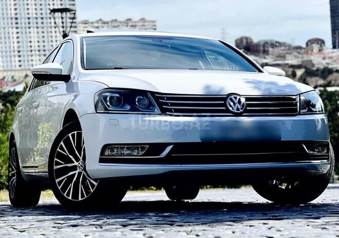 Volkswagen Passat 2013, 241,323 km - 1.8 л - Bakı
