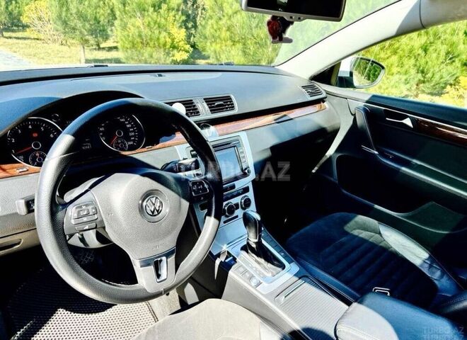 Volkswagen Passat 2013, 241,323 km - 1.8 л - Bakı