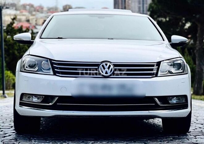 Volkswagen Passat 2013, 241,323 km - 1.8 л - Bakı