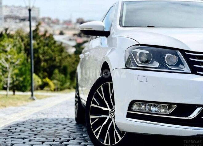 Volkswagen Passat 2013, 241,323 km - 1.8 л - Bakı