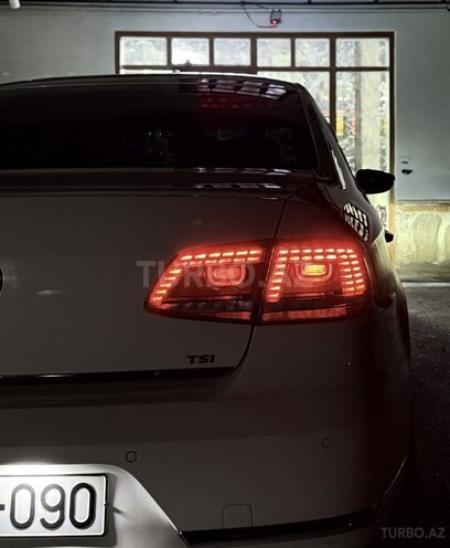 Volkswagen Passat 2013, 241,323 km - 1.8 л - Bakı