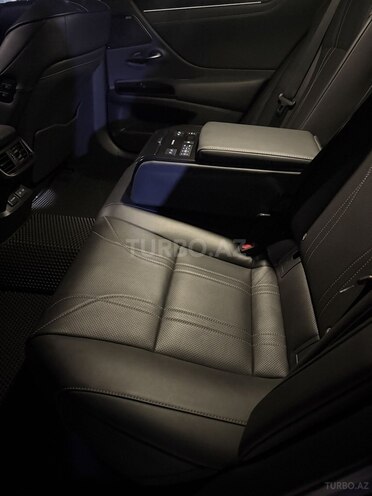 Lexus ES 250 2022, 32,500 km - 2.5 л - Bakı