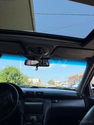 Mercedes C 180 2000, 410,000 km - 2.0 л - Quba