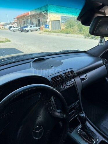 Mercedes C 180 2000, 410,000 km - 2.0 л - Quba