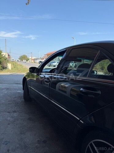 Mercedes C 180 2000, 410,000 km - 2.0 л - Quba