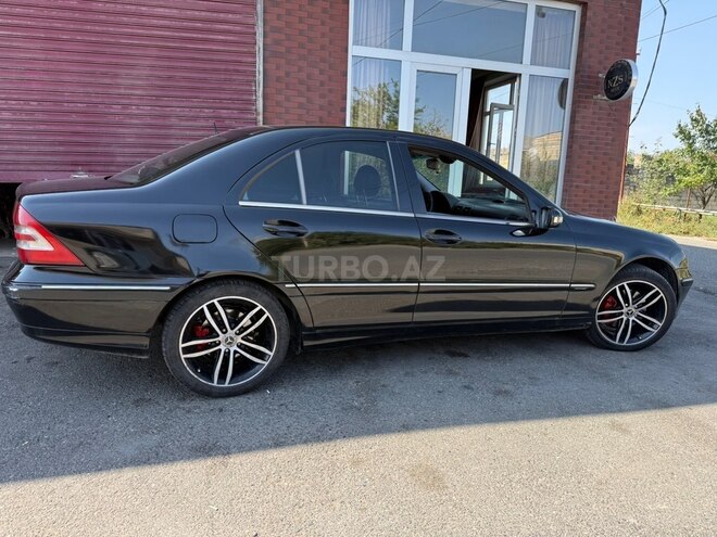 Mercedes C 180 2000, 410,000 km - 2.0 л - Quba