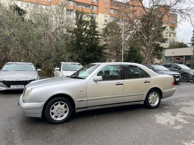 Mercedes E 240 1997, 330,000 km - 2.4 l - Bakı