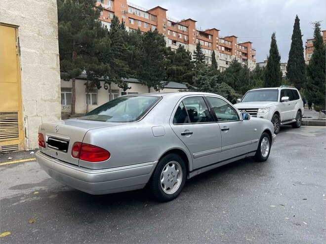 Mercedes E 240 1997, 330,000 km - 2.4 l - Bakı