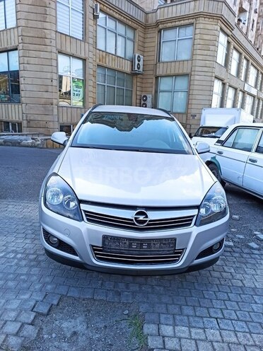 Opel Astra 2010, 135,000 km - 1.6 l - Bakı