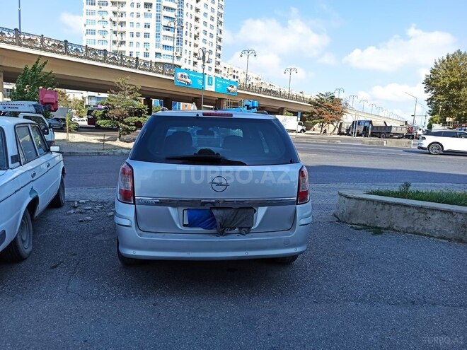 Opel Astra 2010, 135,000 km - 1.6 l - Bakı