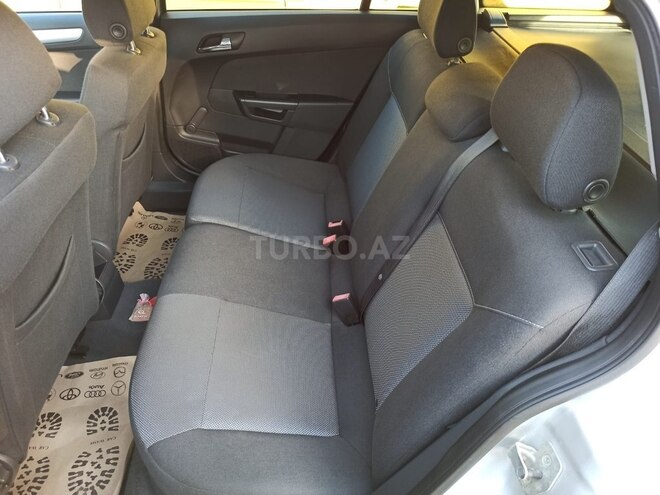 Opel Astra 2010, 135,000 km - 1.6 l - Bakı
