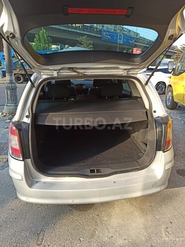 Opel Astra 2010, 135,000 km - 1.6 l - Bakı
