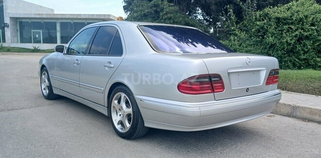Mercedes E 220 1999, 357,000 km - 2.2 л - Bakı