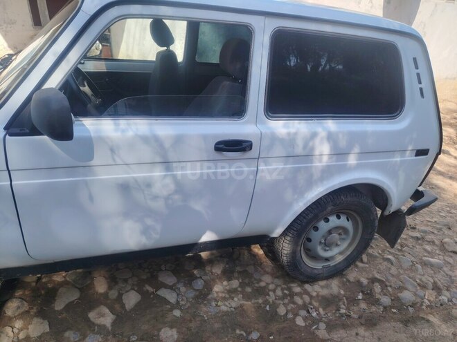 LADA (VAZ) Niva 1998, 300,000 km - 1.7 л - Yardımlı