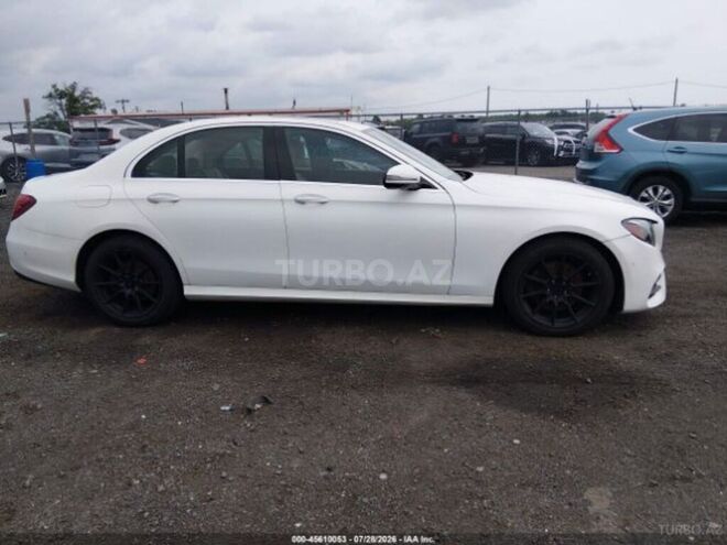 Mercedes E 300 4MATIC 2018, 186,555 km - 2.0 л - Bakı