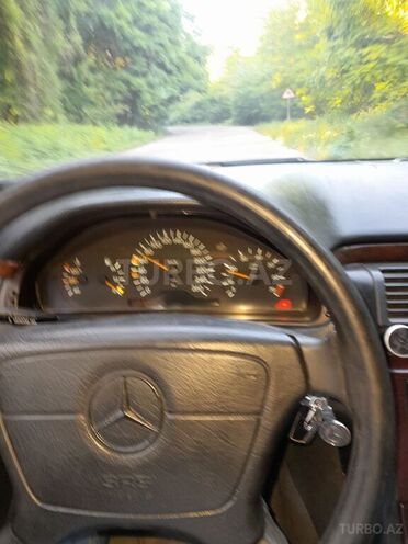 Mercedes E 320 1995, 320,000 km - 3.2 l - Xaçmaz