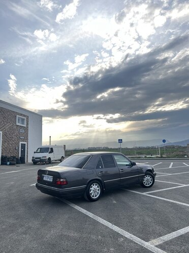 Mercedes 200 E 1990, 250,000 km - 2.0 l - Bakı